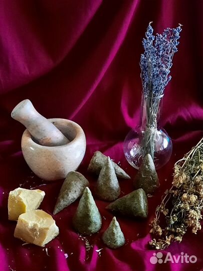 Свечи восковые с травами ручной работы