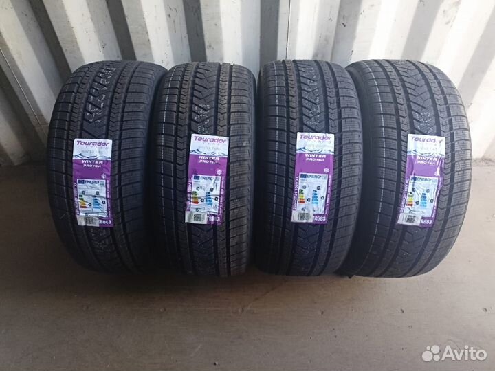 Tourador Winter Pro TSU1 285/40 R21 и 315/35 R21 104V