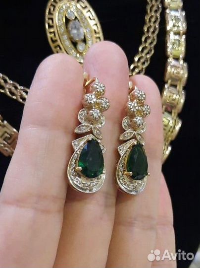 Золотые серьги с бриллиантами 585пр