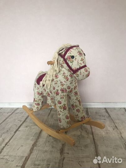Детская качалка лошадь