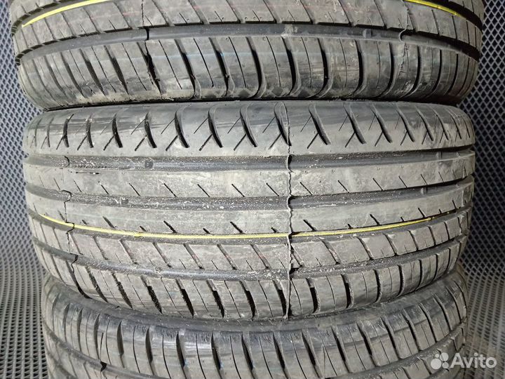 Viatti Strada Asimmetrico V-130 215/60 R16