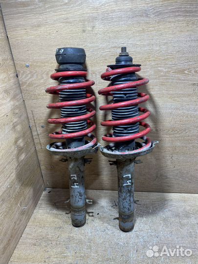 Комплект передних стоек Volkswagen Golf 4 ST181