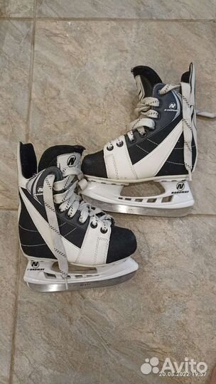 Коньки хоккейные