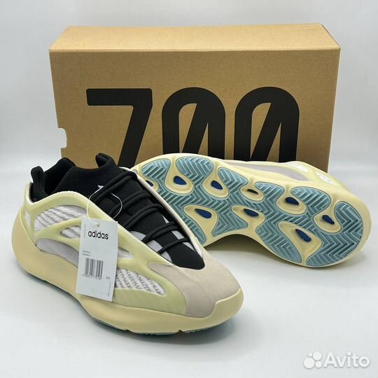 Кроссовки мужские Adidas Yeezy Boost 700 люкс