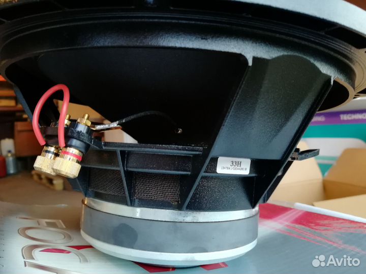 Автомобильный сабвуфер