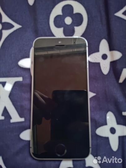 iPhone SE, 32 ГБ