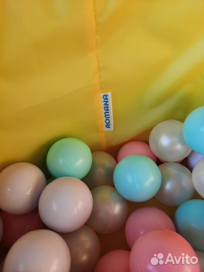 Сухой бассейн с шариками