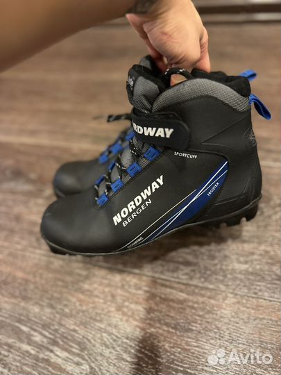 Лыжные ботинки