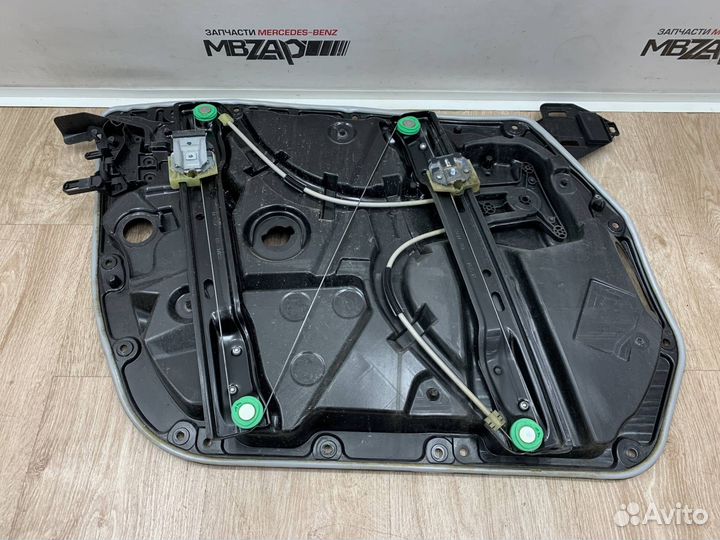 Стеклоподъемник передний правый Mercedes W205
