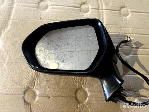 Зеркало левое Toyota Corolla E210