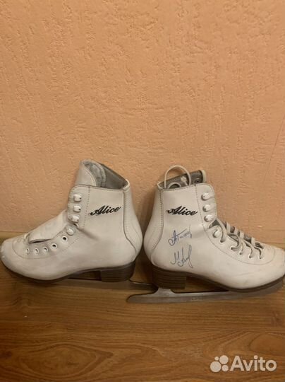 Коньки для фигурного катания 205