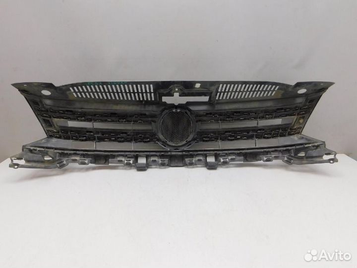 Решетка радиатора Volkswagen Tiguan