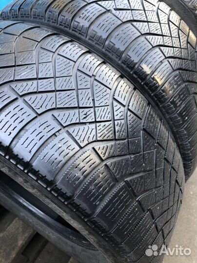 Pirelli Ice Zero 215/60 R16 99H
