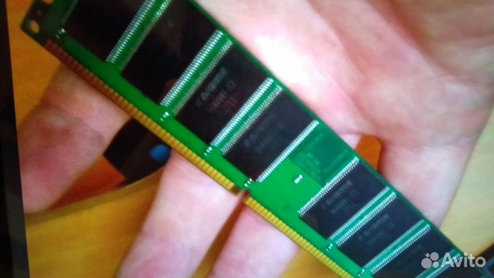 Оперативка ддр 1 - 512мб и 1 гб, ддр 4 -2гб. Шлейф