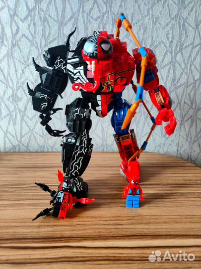 Конструктор Веном-Человек паук 816 деталей