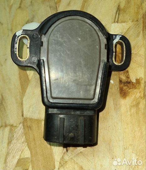 Датчик положения акселератора Toyota Avensis