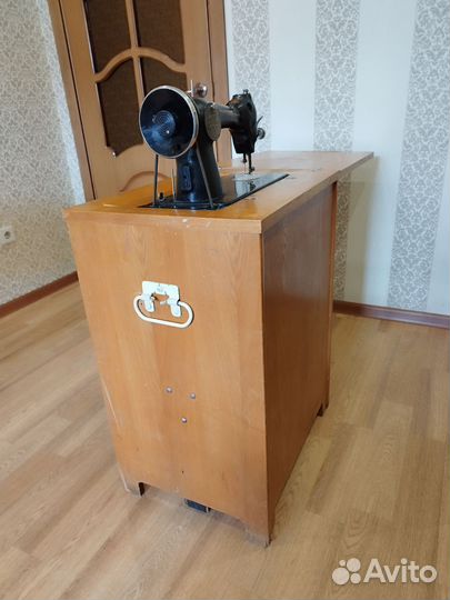 Швейная машина Подольск ножная