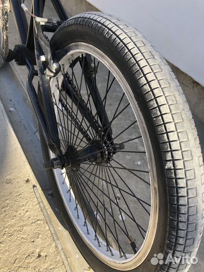 Трюковой велосипед BMX