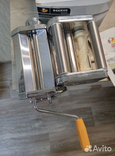 Машинка для изготовления пельменей и вареников