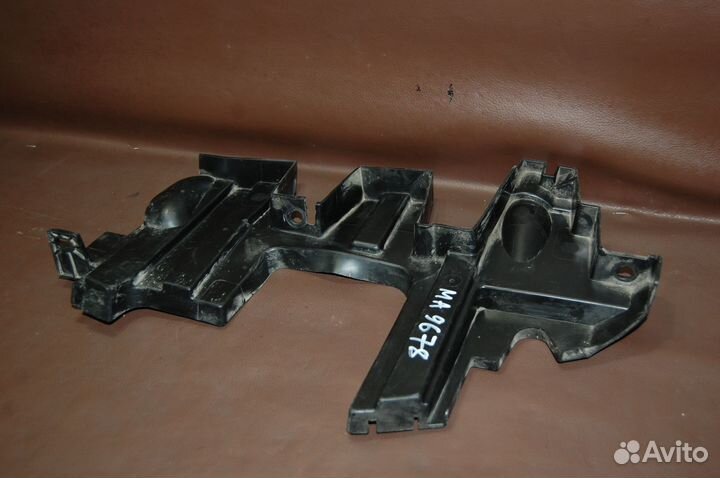 Дефлектор радиатора правый - Honda CR-V 5