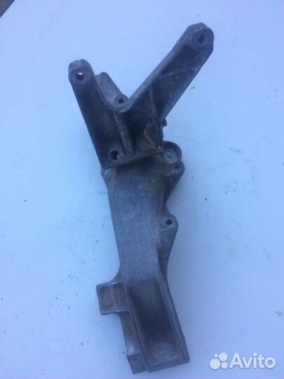 Кронштейн двигателя левый бмв Е36