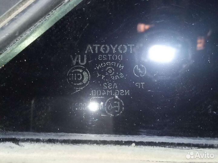 Стекло глухое задней правой двери Toyota Camry 30