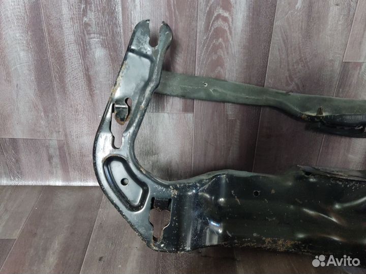 Траверса АКПП BMW X5 E70