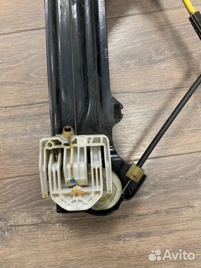 Стеклоподъемник передний правый Bmw X6M E71
