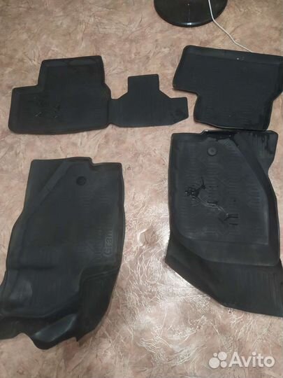 Автомобильные коврики резиновые
