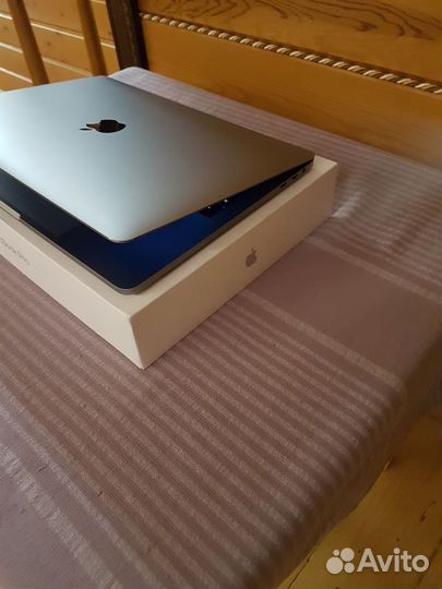 Macbook Pro 13 2019 i7/16/512