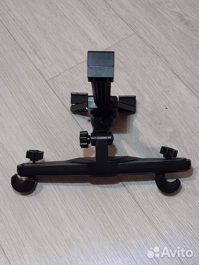 Держатель для планшета на подголовник