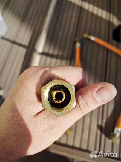 Шкаф на два газовых баллона с фитингами