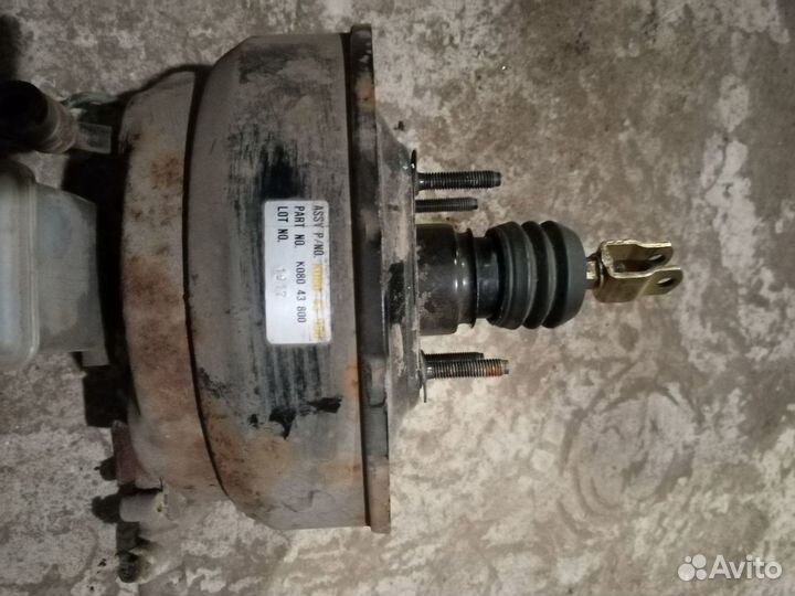 Усилитель тормозов вакуумный на Киа Спорадж 03г