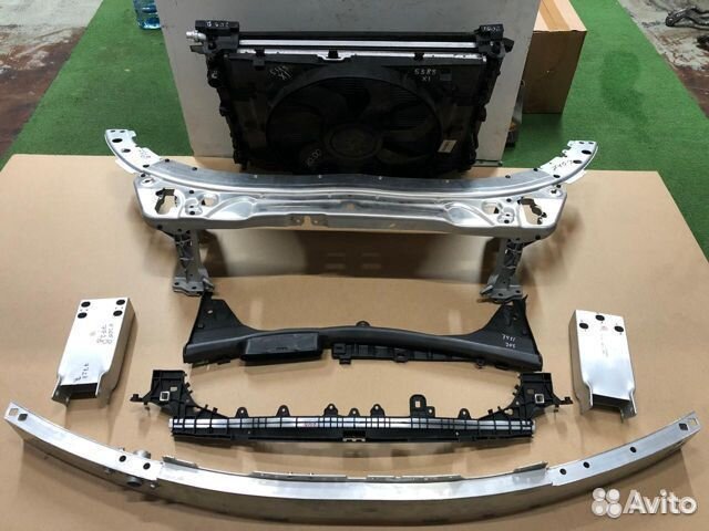 Панель передняя в сборе (телевизор) Мерседес 205