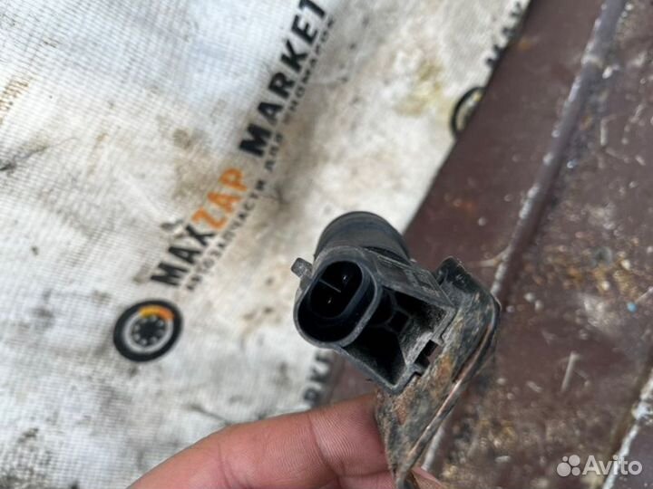 Выключатель концевой Opel Astra H седан 1.6 Z16XER