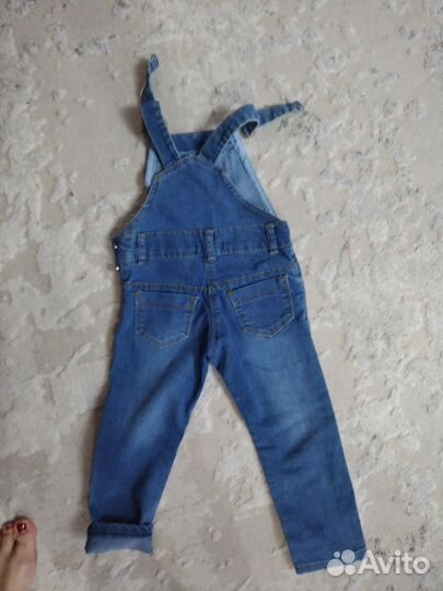 Джинсовый комбинезон для девочки