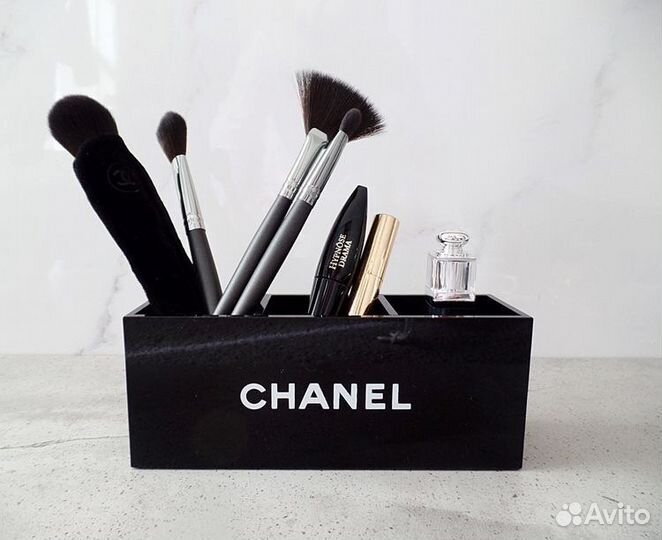 Органайзер Chanel для хранения кистей и косметики