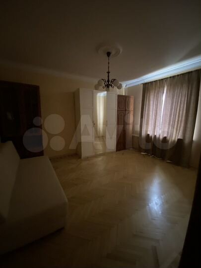 2-к. квартира, 56 м², 2/5 эт.