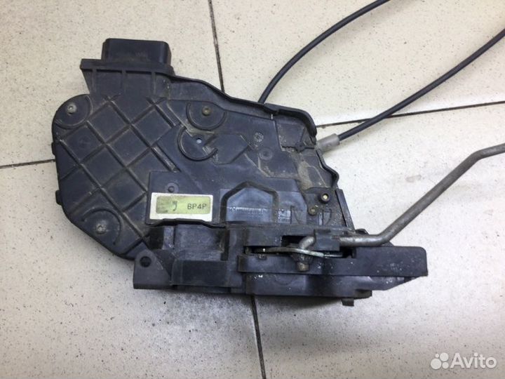 Замок двери задней левой задний левый Mazda 3 BK