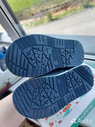 Кроссовки новые 23 24