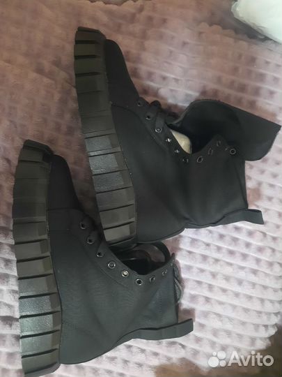 Ботинки женские