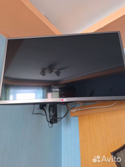 Телевизор SMART tv с вайфаем бу