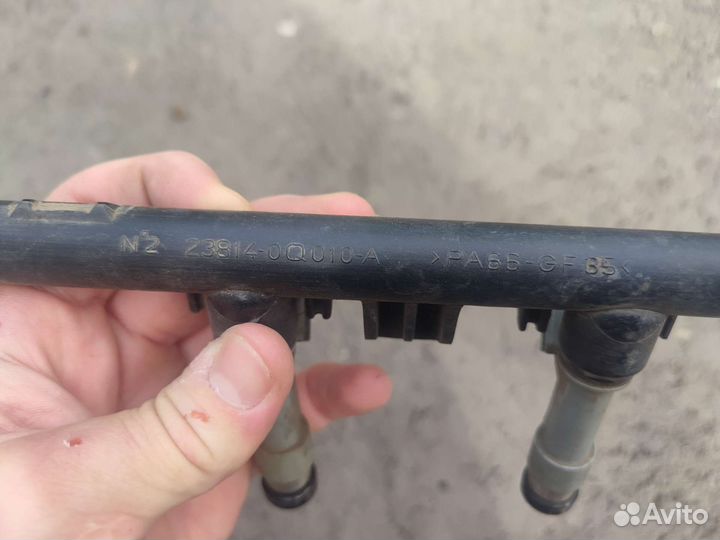 Peugeot топливная рампа с форсунками