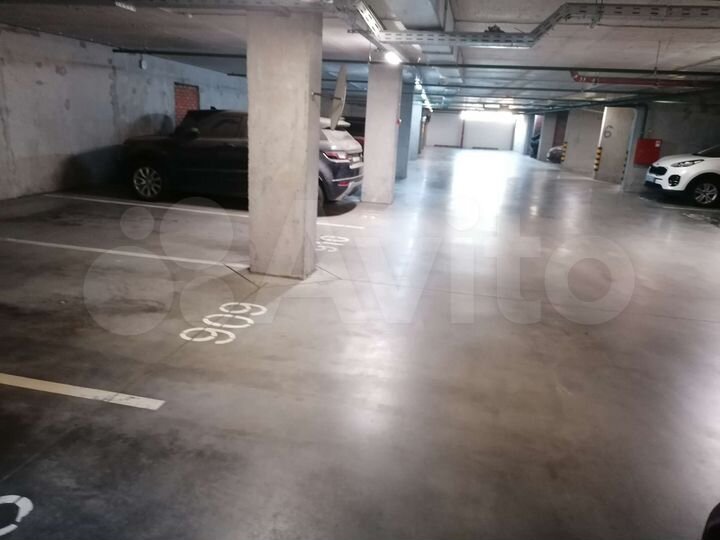 Машиноместо, 20 м²