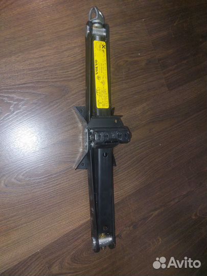Домкрат volvo