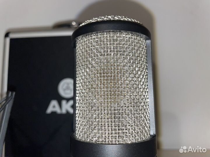 AKG P220 Студийный Микрофон