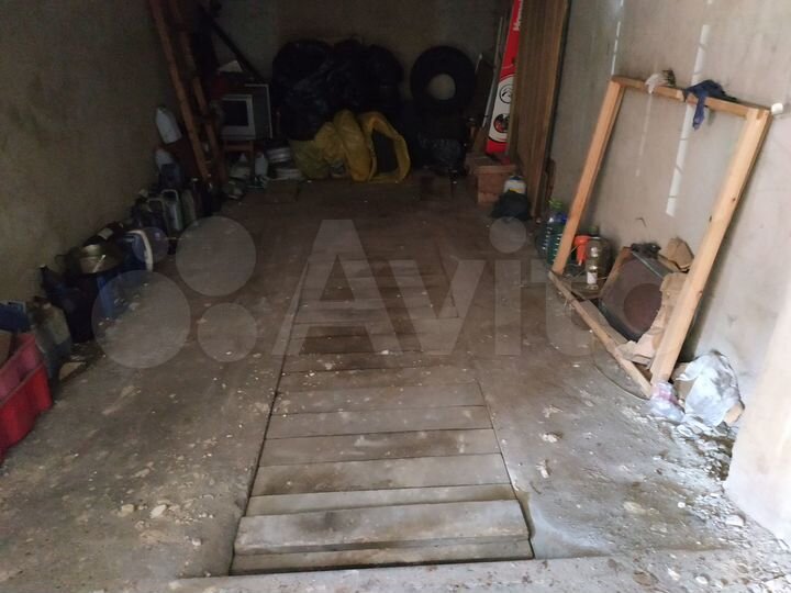 Гараж, > 30 м²