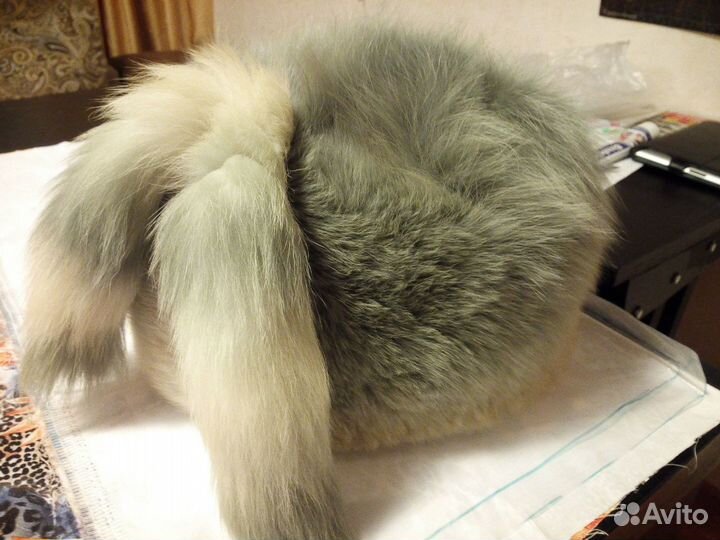 Шапка новая из песца двухцветная