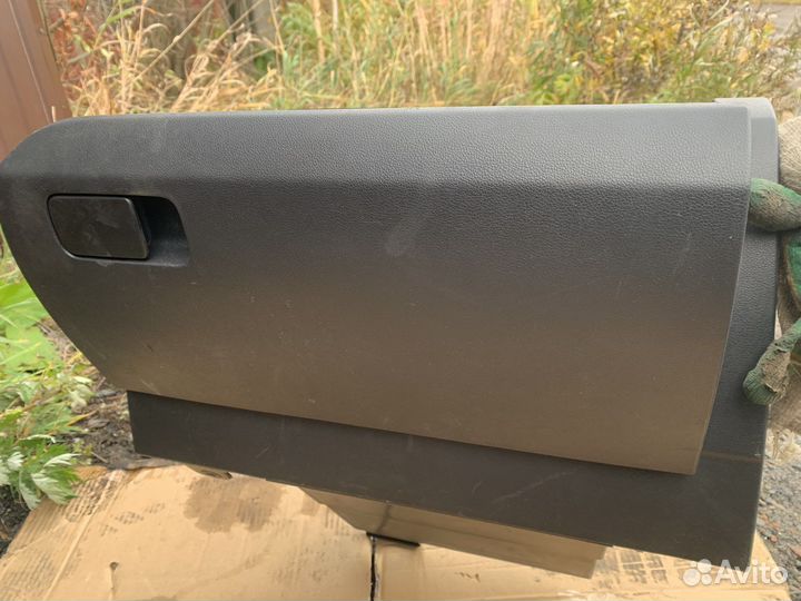 Бардачок Volkswagen Polo седан