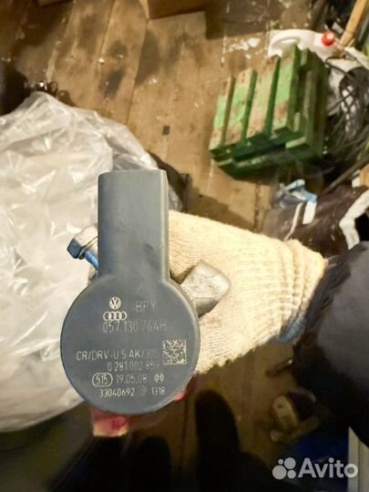 Рампа топливная 3.0 Audi Q7 3.0 TDI. С датчиком